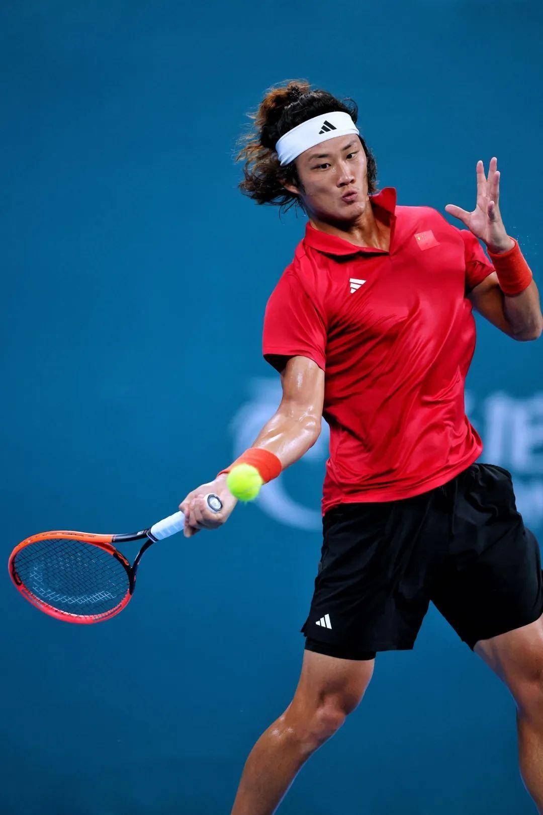 网球再创历史,冠军实至名归 网球再创历史,冠军实至名归