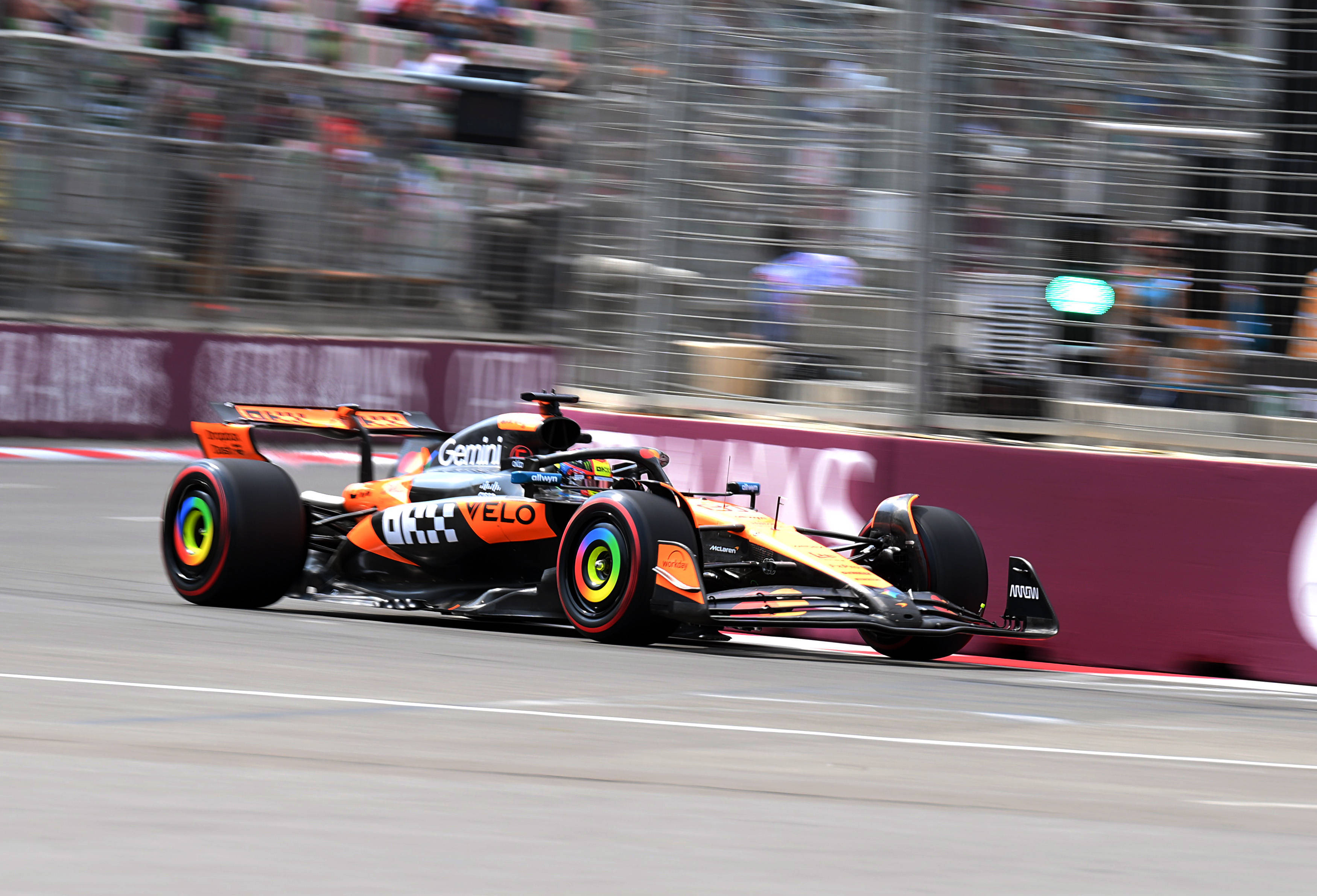 法拉利横扫迈凯伦，维斯塔潘关键制胜