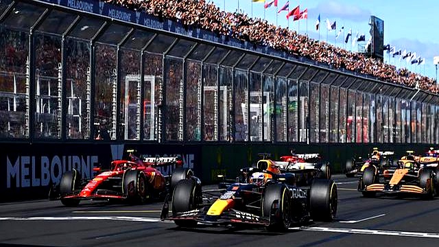 迈凯伦完胜梅赛德斯，汉密尔顿点燃赛场