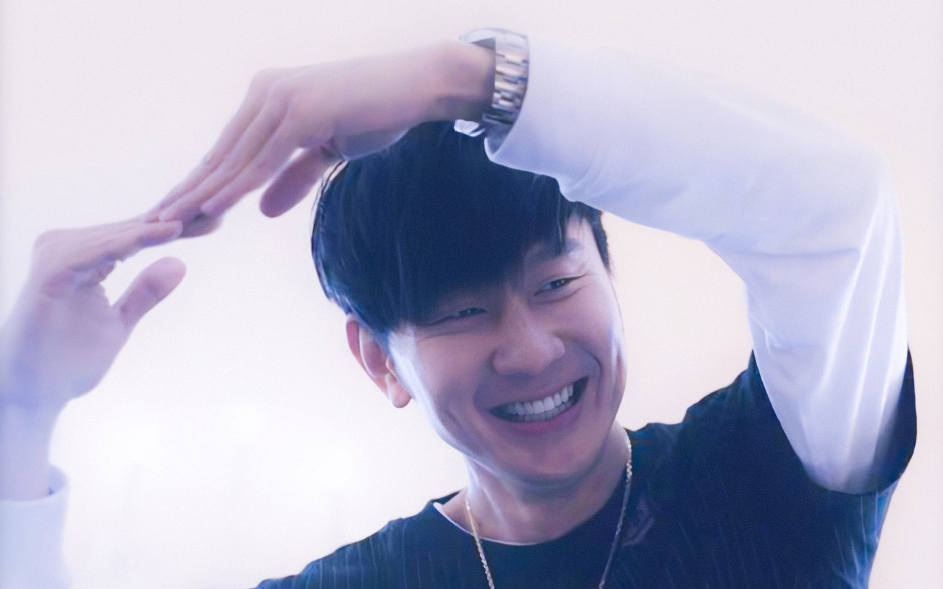 极速交错，当F1揭幕战的电光，撞上德布劳内的巡航导弹