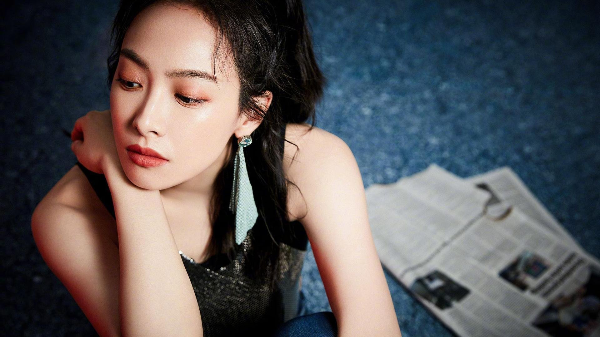 资本踢出弧线球，当皮克在谈判桌前掀翻拜仁