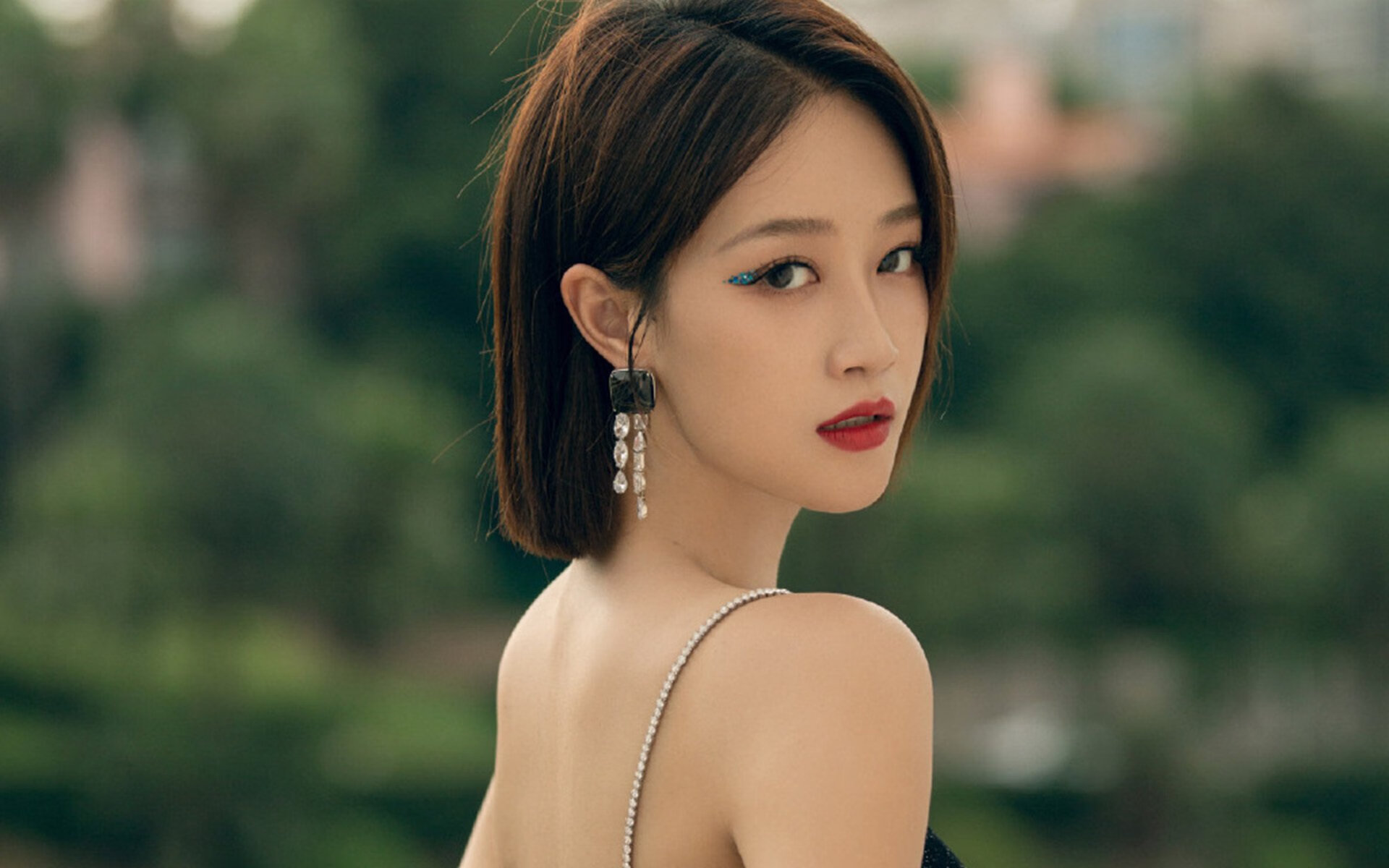 圣城教父降临麦迪逊，霍勒迪30+三双亲手处决尼克斯