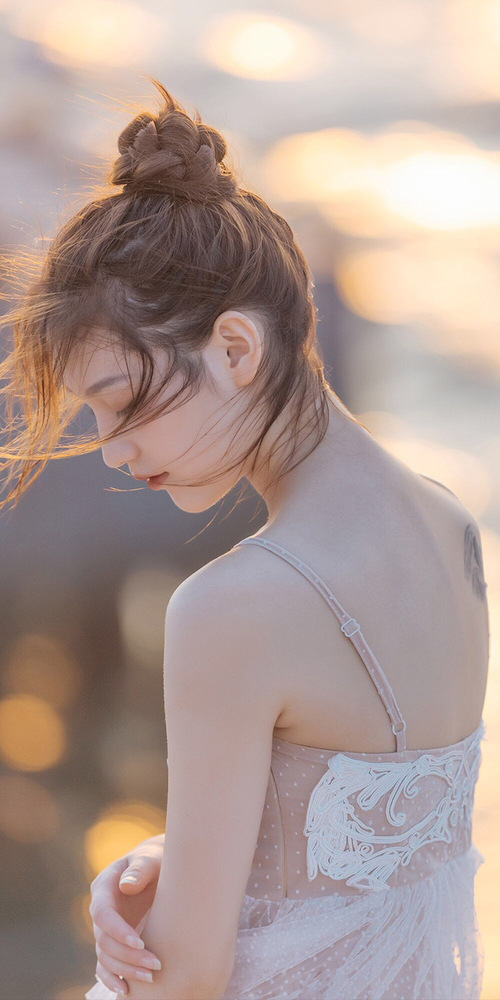 当球场成为宣言，从伊朗爆冷尼日利亚，到本泽马的东决接管